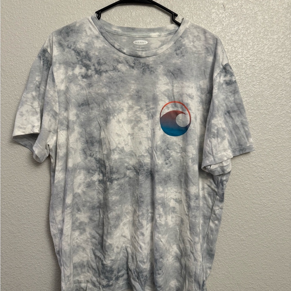 Old Navy Gray Tie-Dye Tee with Wave Design
